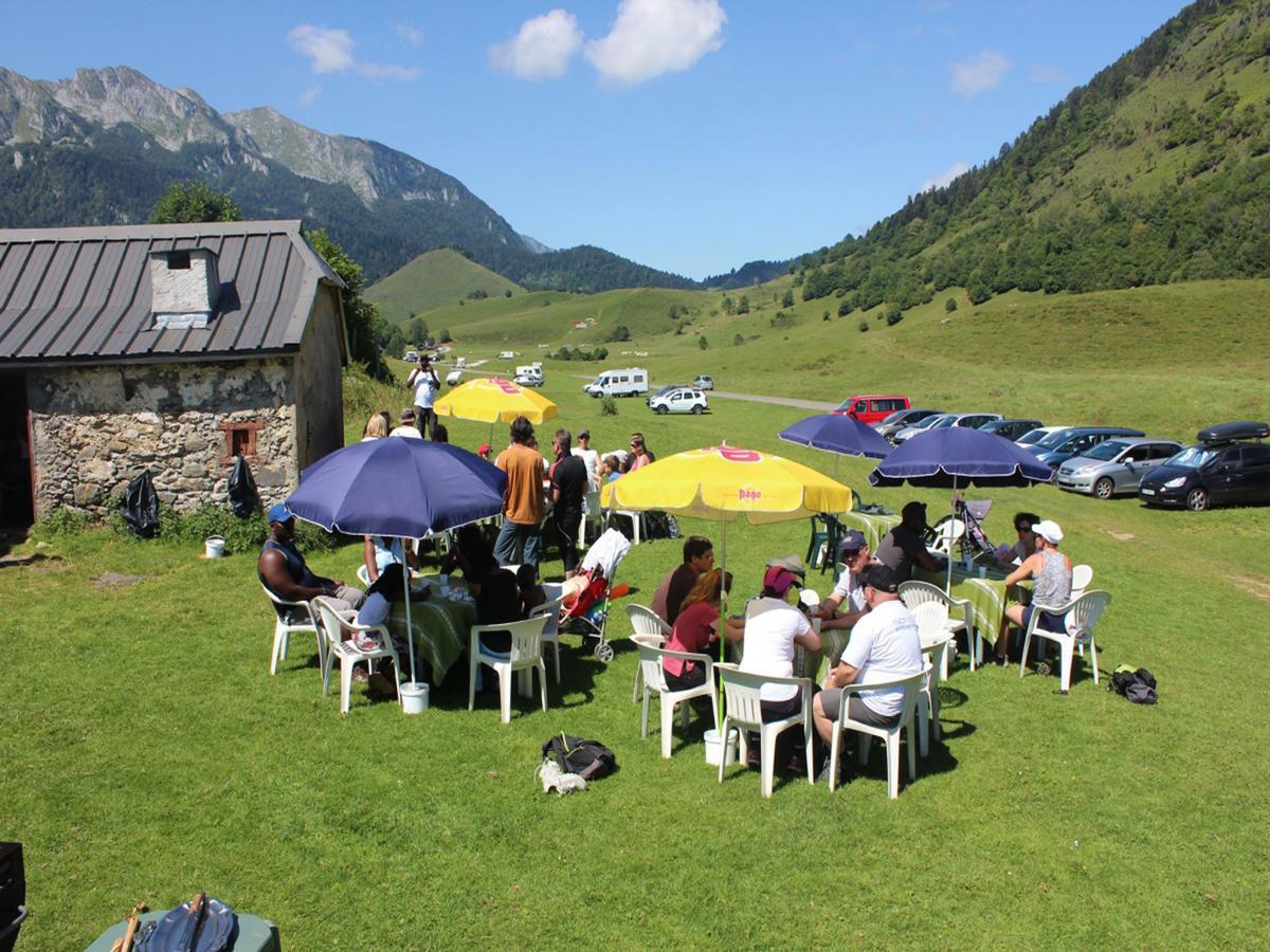 Auberge De La Vallee D'Ossau Izest エクステリア 写真